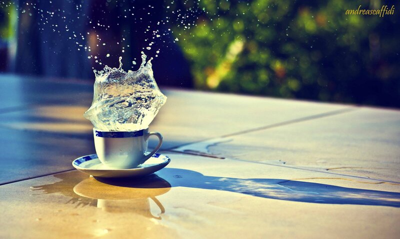 Water splashing from a teacup