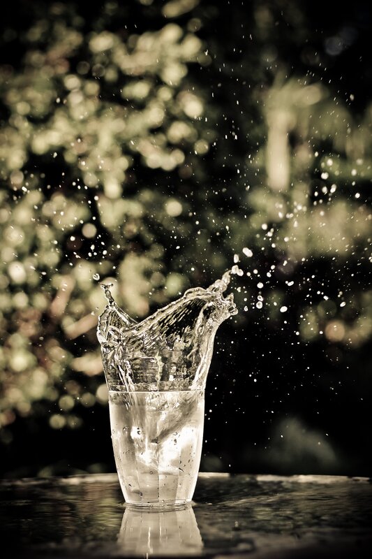Water splashing in a glass