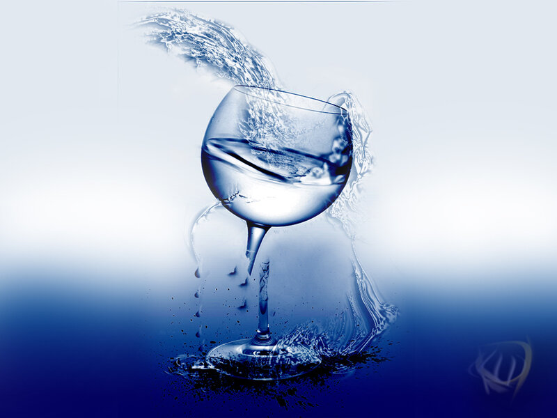 Water splashing in a glass