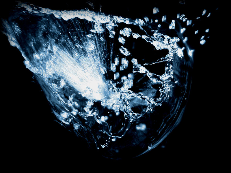 Water splashing in dark
