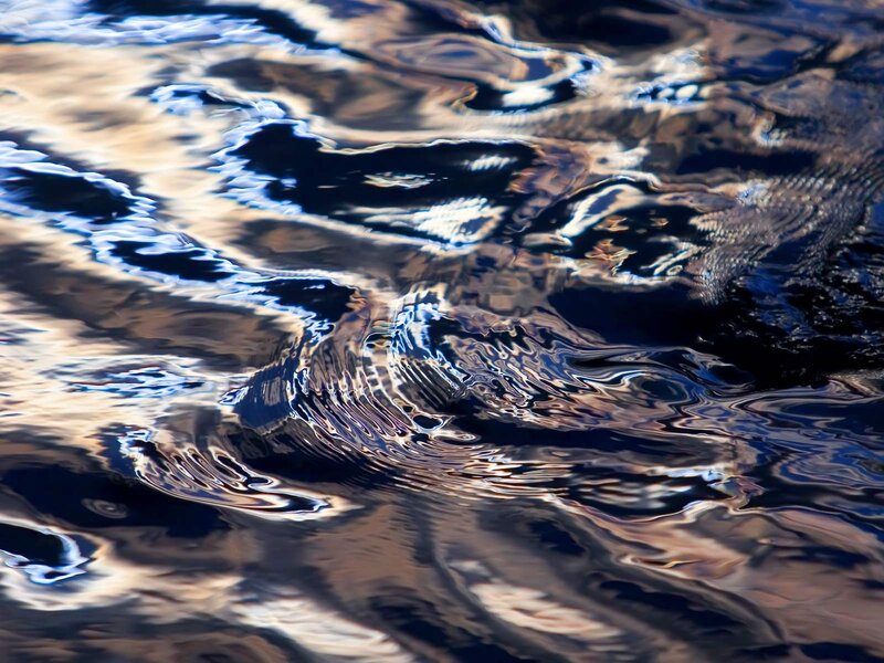 Water surface ripples