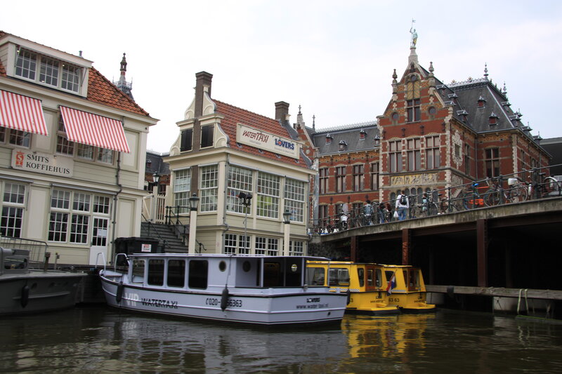 Water Taxis on Canal