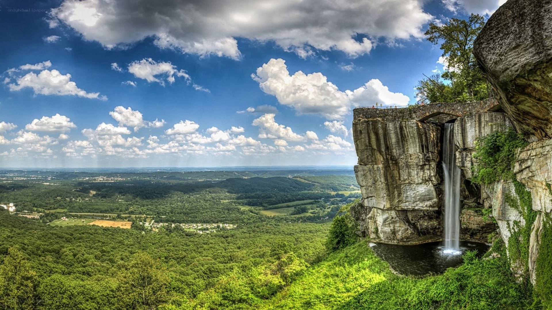 Waterfall at Lookout Mountain