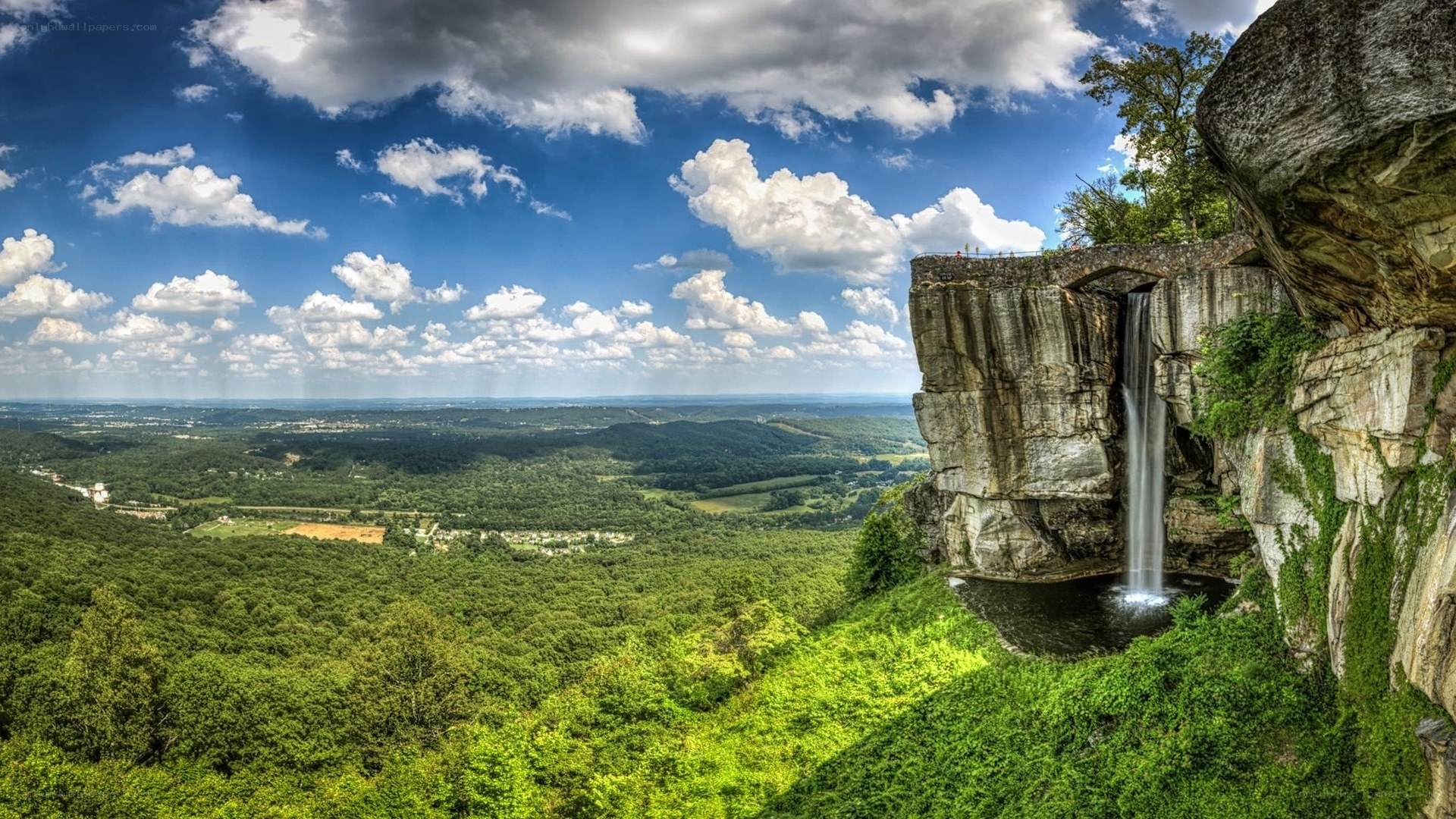 Waterfall at Lookout Mountain