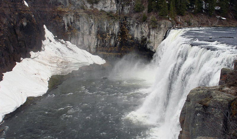 Waterfall at Shoshone Falls