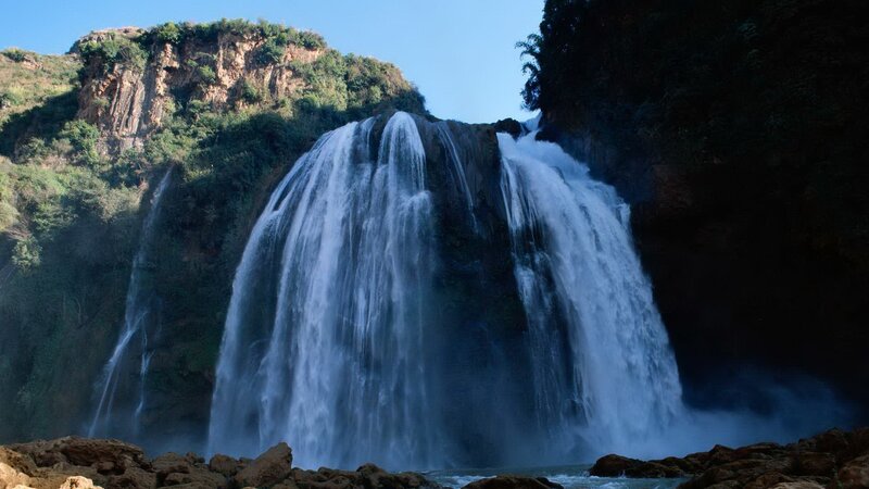 Waterfall cascading down a cliff