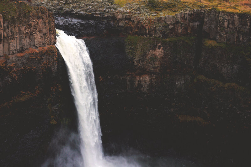 Waterfall cascading down a cliff