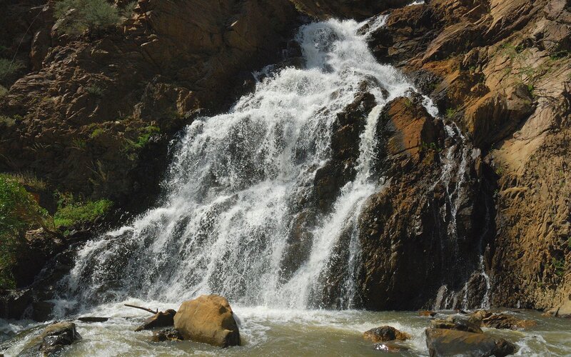 Waterfall cascading over rocks