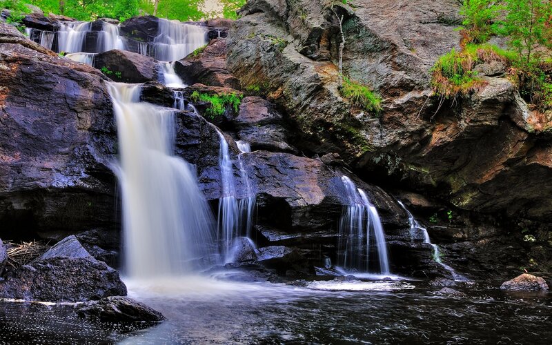 Waterfall cascading over rocks
