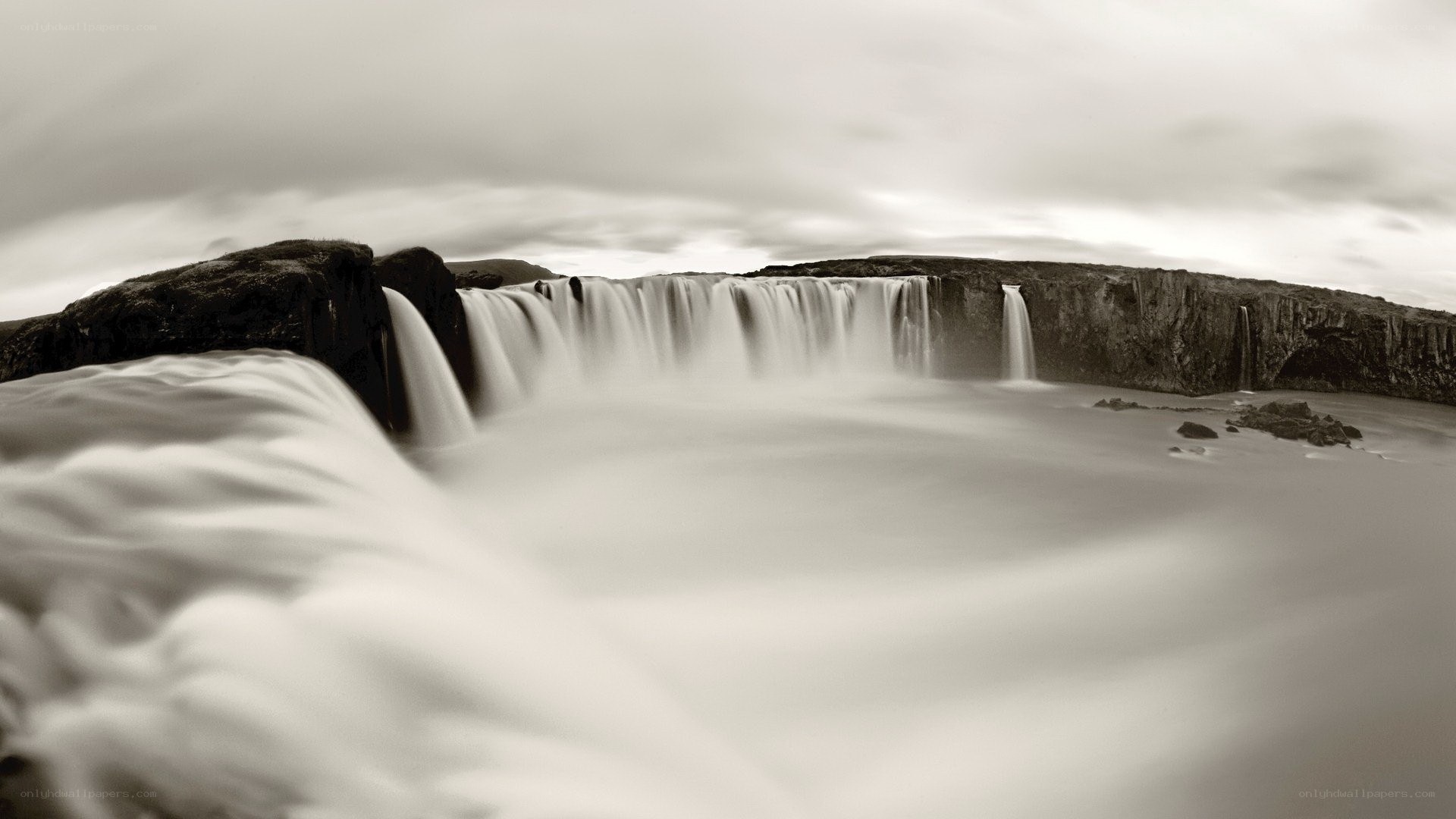 Waterfall in black and white