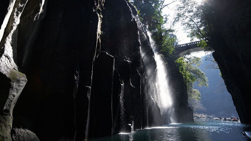 Waterfall in Canyon — Black