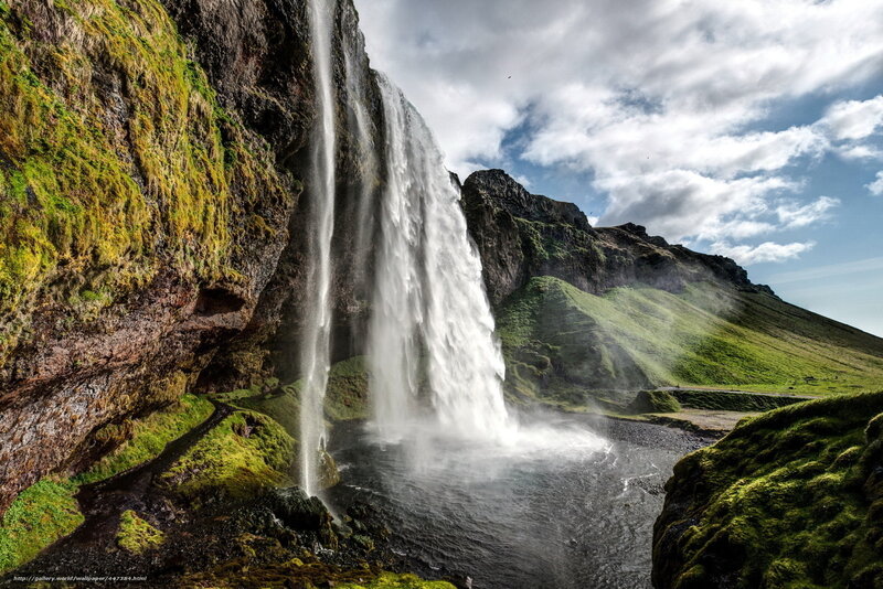 Waterfall in Green Valley — Dramatic, Afternoon