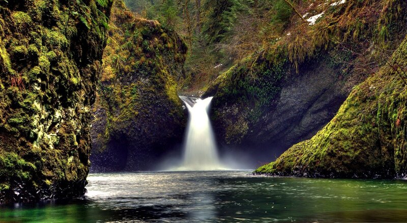 Waterfall in Mossy Canyon