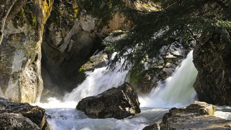 Waterfall in Rocky Canyon — Green, Natural