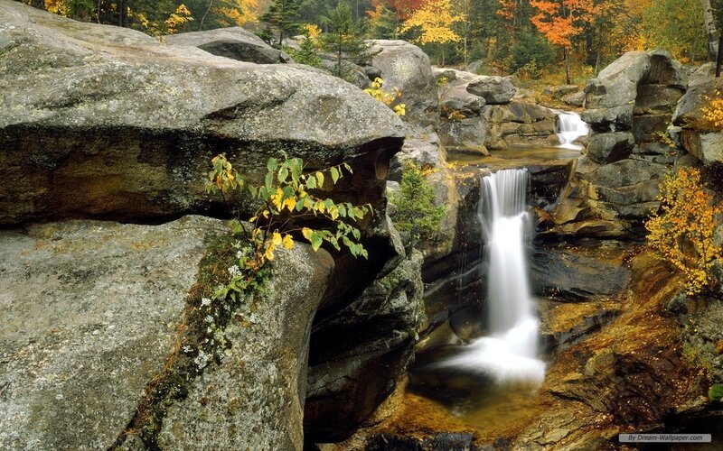 Waterfall in Rocky Canyon — Green