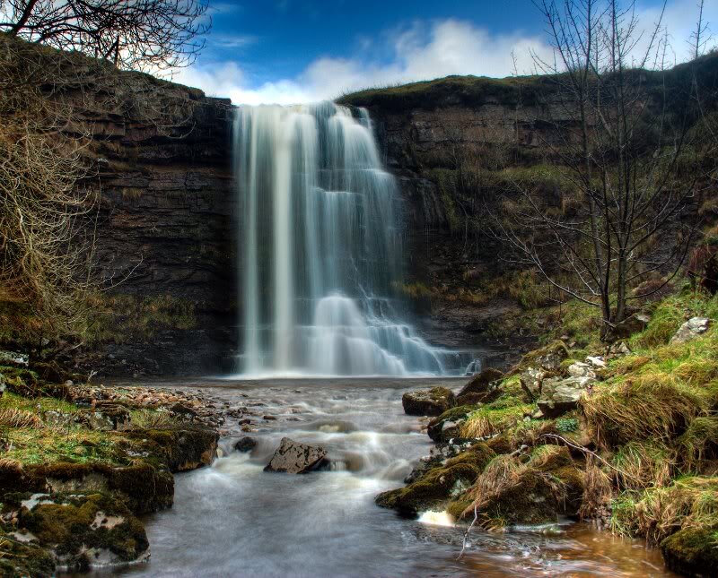 Waterfall in Rocky Gorge — Blue