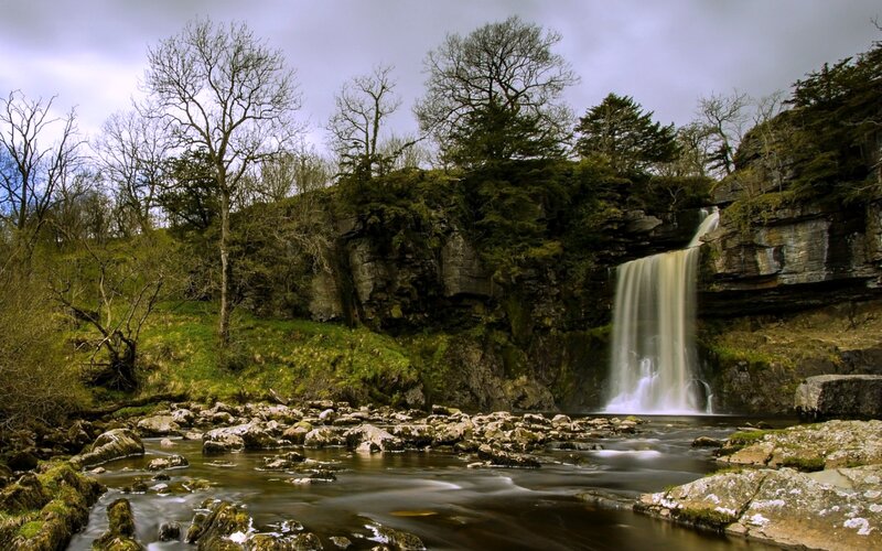 Waterfall in Rocky Gorge — Green, Serene, Autumn