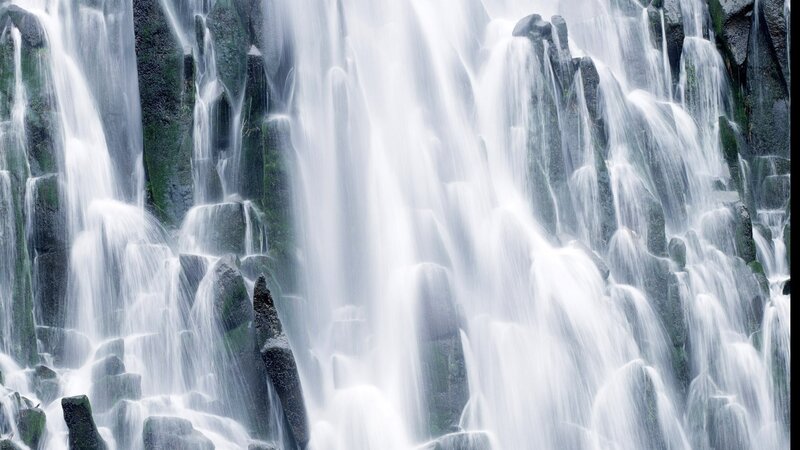 Waterfall on Basalt Columns — White, Dynamic