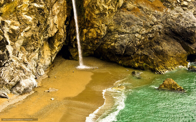 Waterfall on Beach — Green