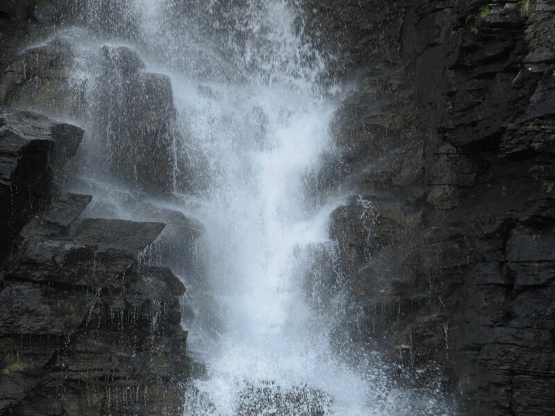 Waterfall on Rock Face — Gray, Dynamic