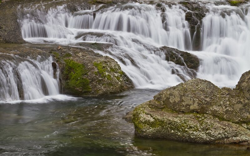 Waterfall over Rocks — Green