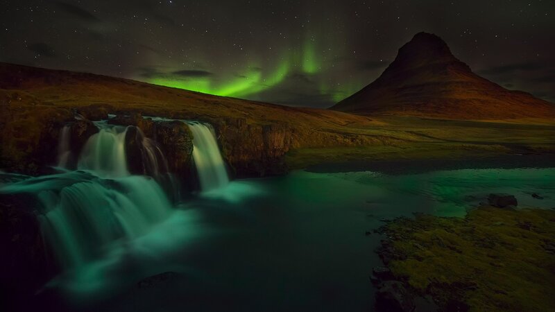 Waterfall under Aurora — Green