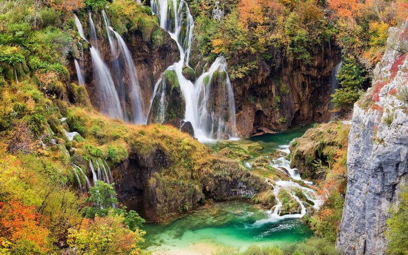 Waterfalls in Autumn — Green