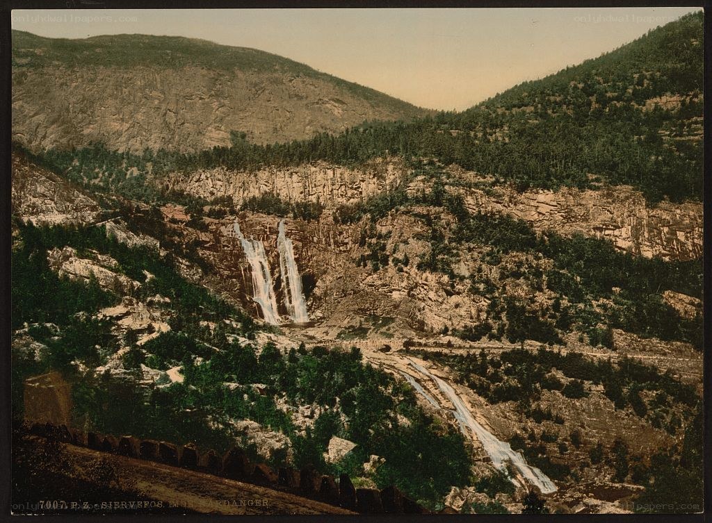 Waterfalls in Sjeverofos