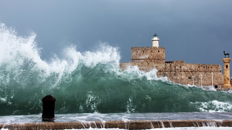Wave Crashing on Fortress — Green