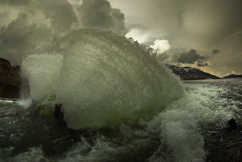 Wave crashing on rocks