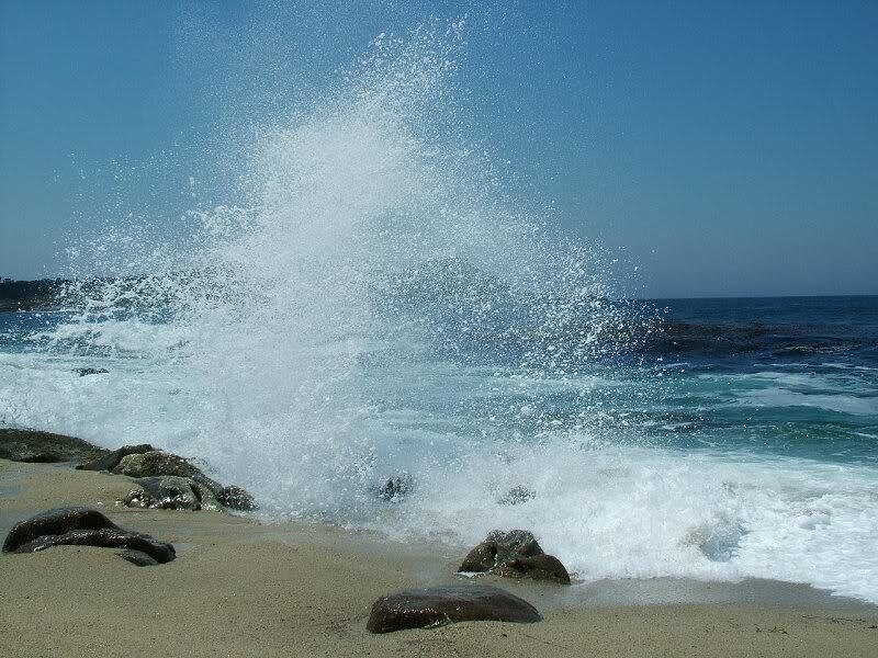 Wave Crashing on Rocks — Blue, Dynamic