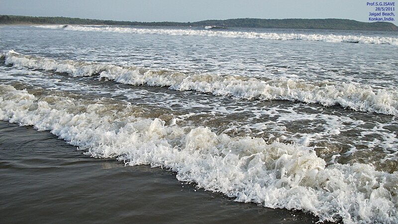 Waves at Jaigad Beach