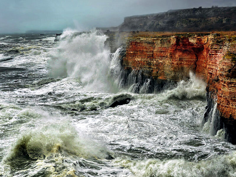 Waves Crashing on Cliffs — Gray, Dramatic