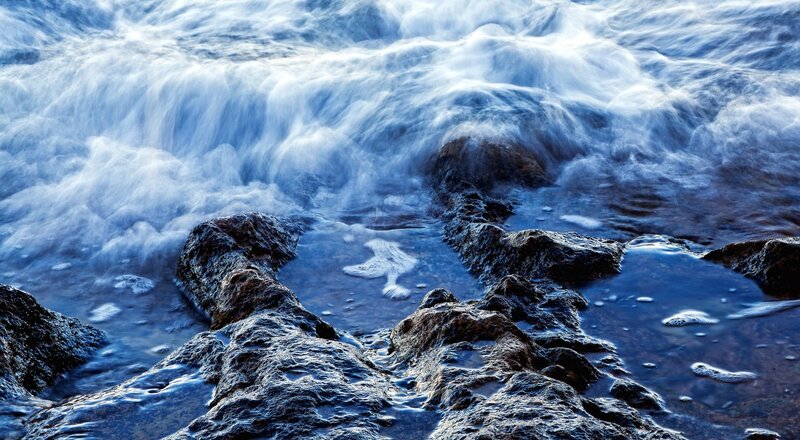 Waves Crashing on Rocks — Blue, Dynamic, Photograph, Foam, Ocean