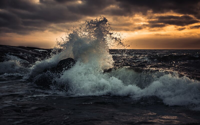 Waves Crashing on Rocks — Dark Blue, Dramatic