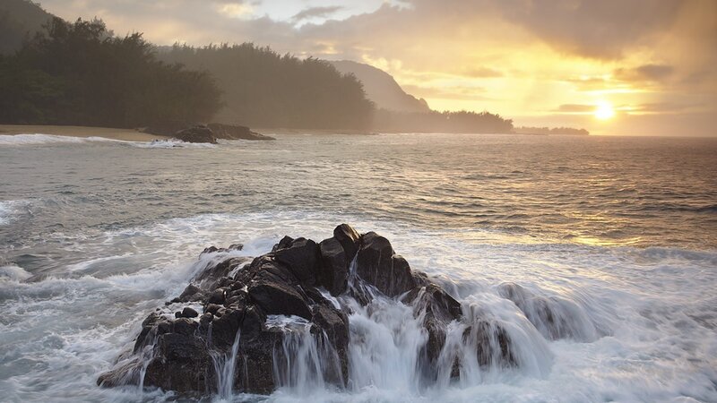 Waves Crashing on Rocks — Gold, Serene