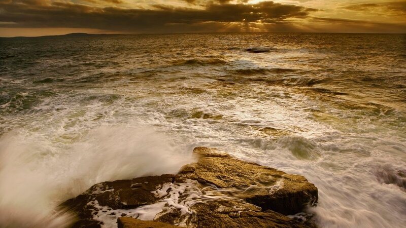 Waves Crashing on Rocks — Gold
