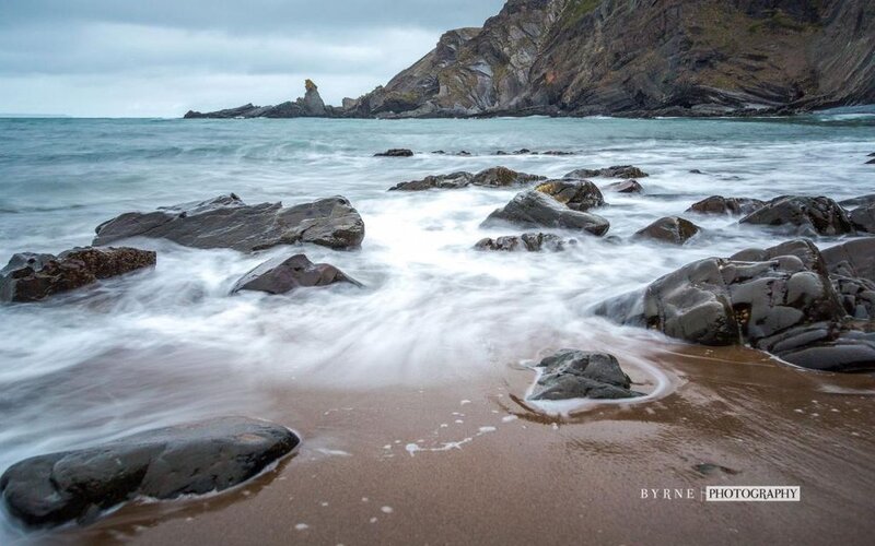 Waves Crashing on Rocks — Gray, Dramatic, Photograph, Ocean, Cliffs