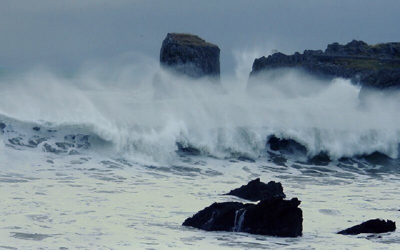 Waves Crashing on Rocks — Gray, Dramatic, Photograph, Ocean