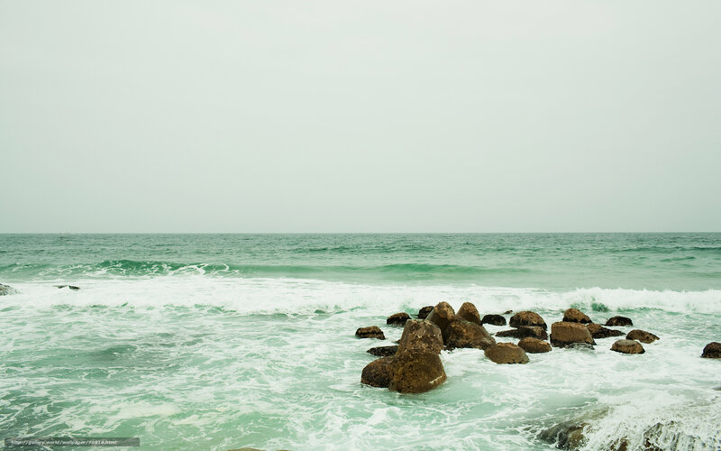 Waves Crashing on Rocks — Green, Calm