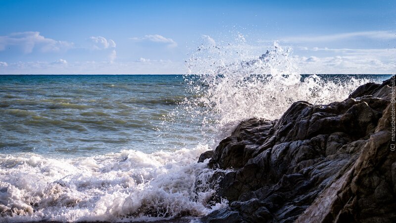 Waves Crashing on Rocks — Ocean, Gray