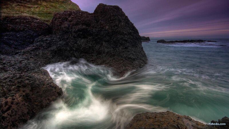 Waves Crashing on Rocks — Sunset, Green