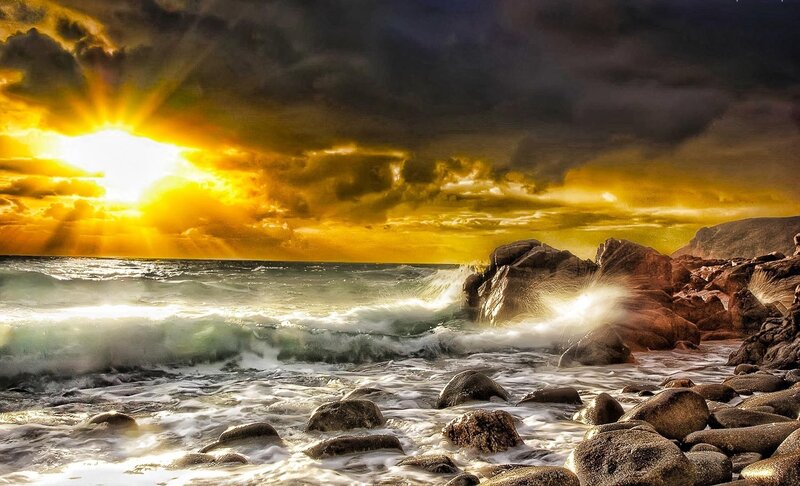 Waves Crashing on Rocks — Yellow