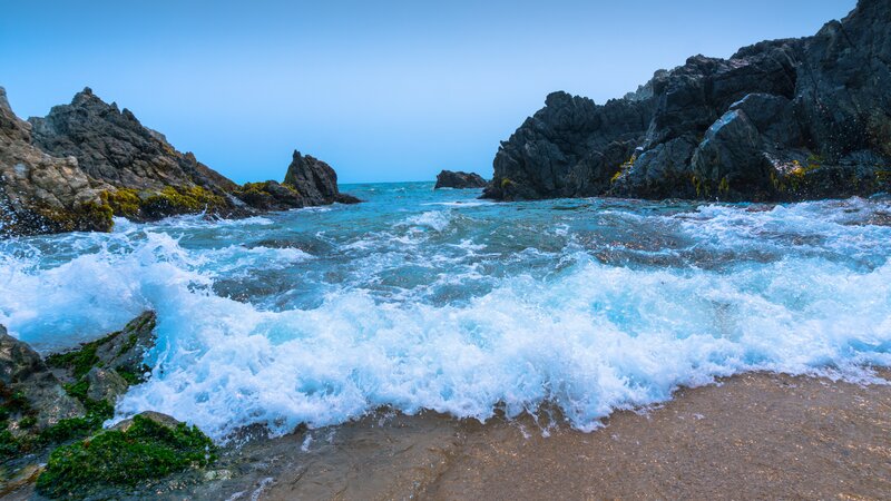 Waves Crashing on Rocky Shore — Blue, Dynamic