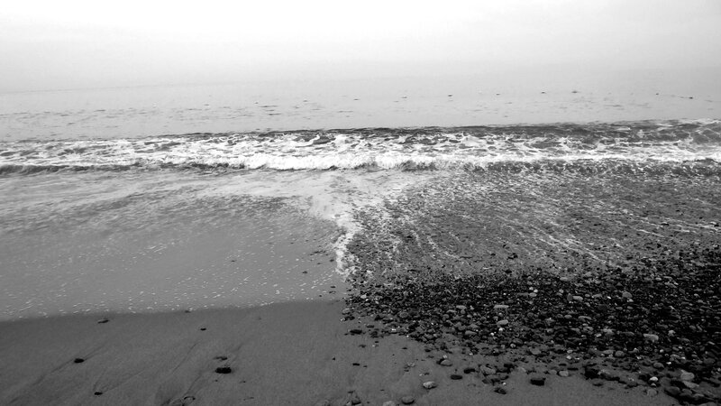 Waves on Pebble Beach — Black
