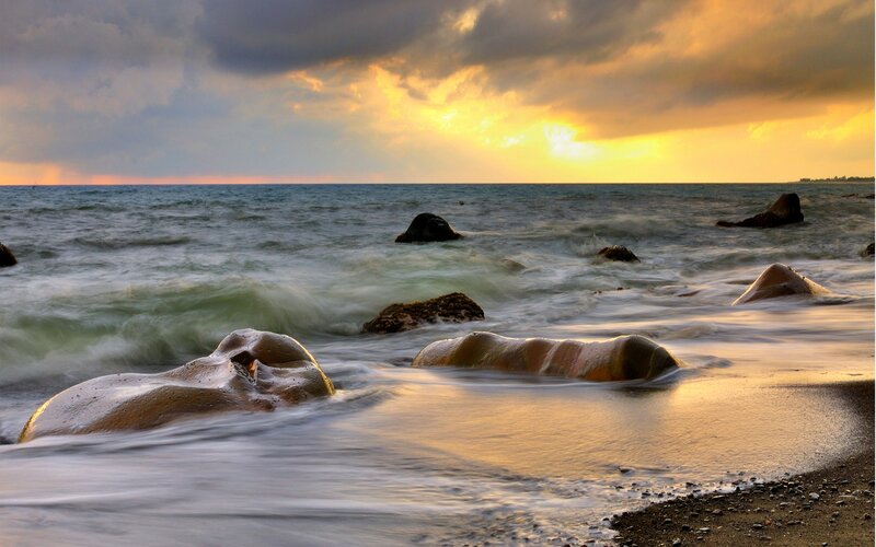 Waves on Rocky Shore — Yellow