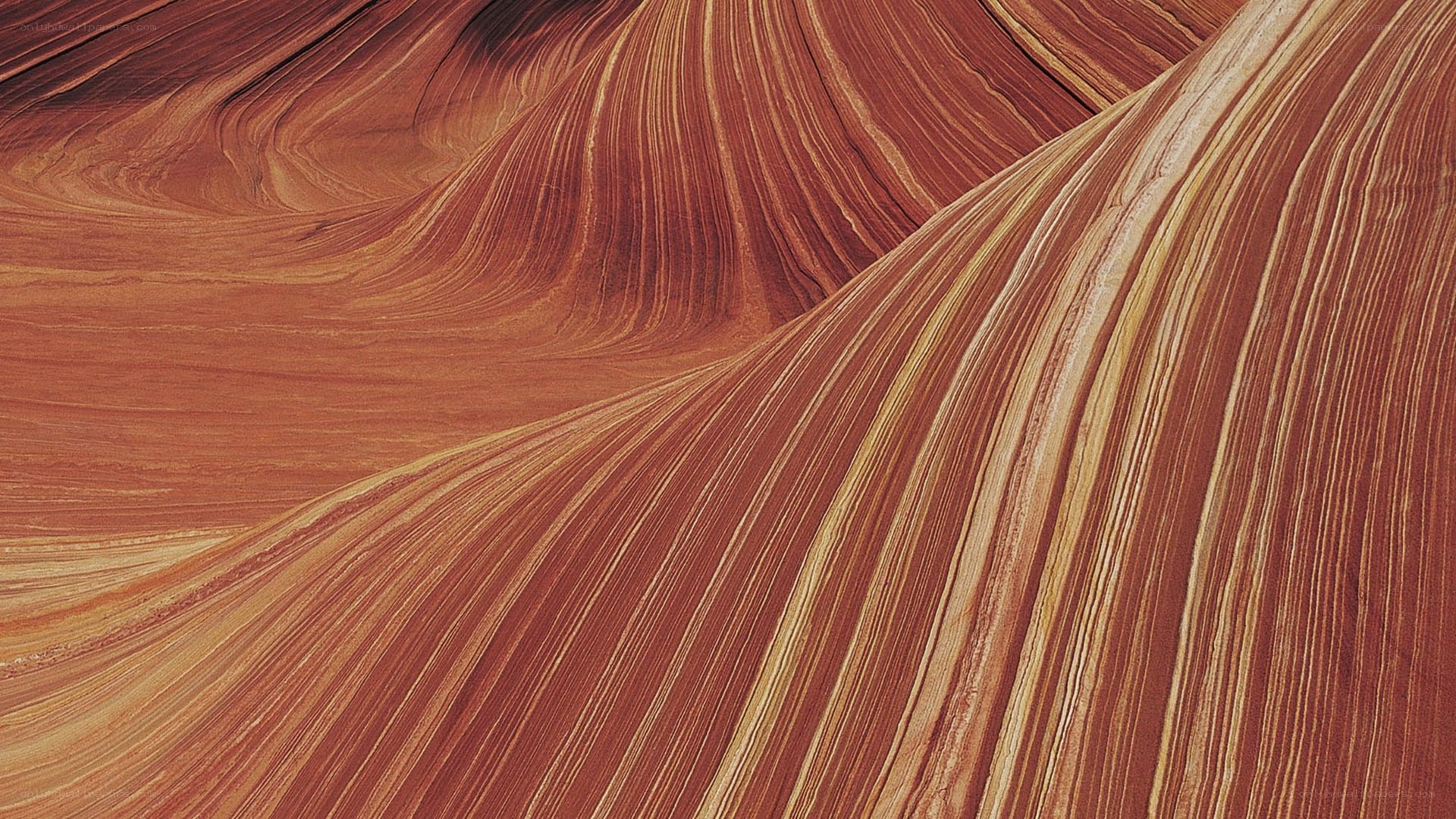 Wavy sandstone formations