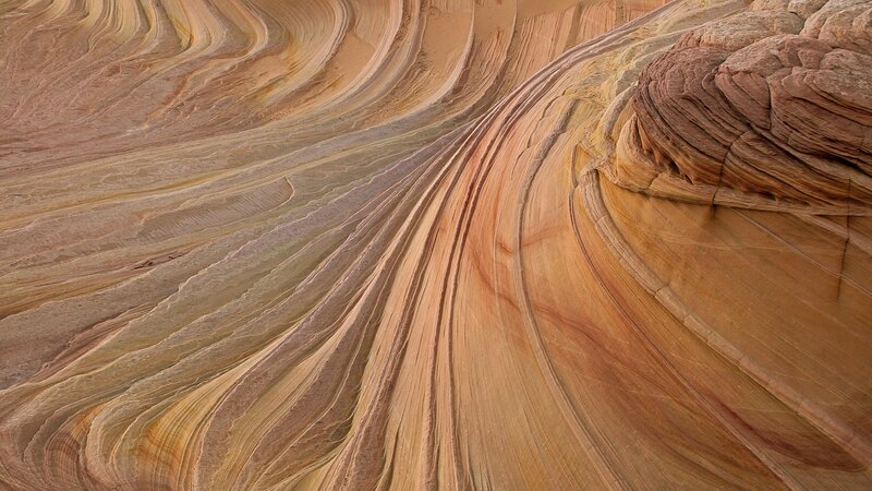 Wavy sandstone formations