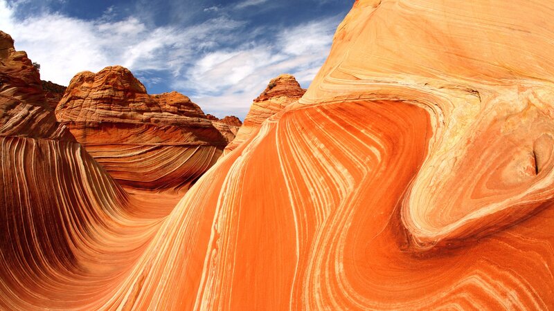 Wavy sandstone formations