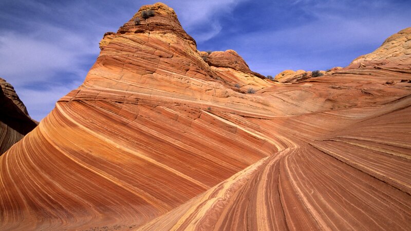 Wavy sandstone formations